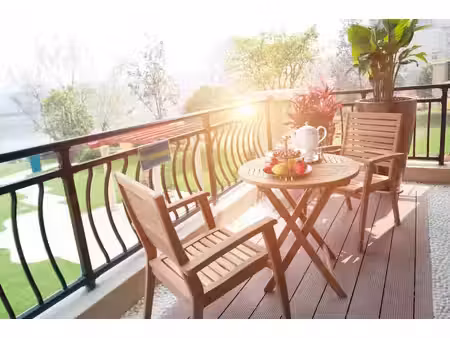 superbe 2p avec grand balcon proche metro!