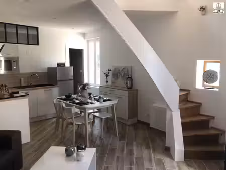 beaune centre historique type 3 en duplex entièrement meublé