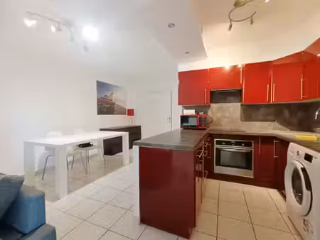 appartement t2 avec terrasse et place de parking