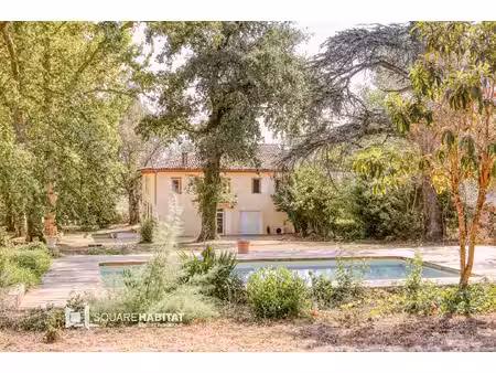 bazus - maison t8 sur un parc de 1 2 hectares avec piscine