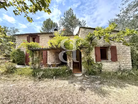mas de caractère avec verger d'oliviers et beau terrain atten