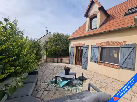pavillon familial dans un quartier résidentiel proche des éc