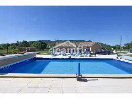 maison avec piscine