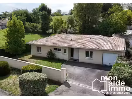 maison de plain-pied avec 3 chambres + son grand garage attenant