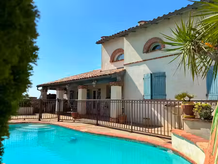maison de caractère charme de l'ancien t7 sous-sol complet piscine