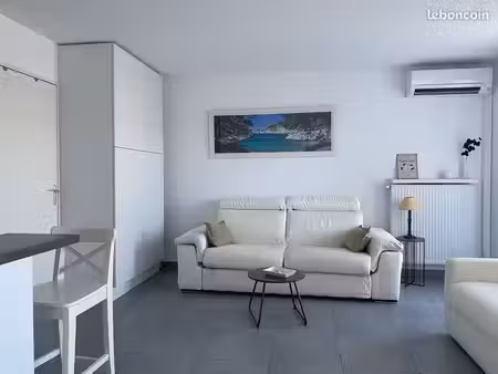 studio meuble en parfait état