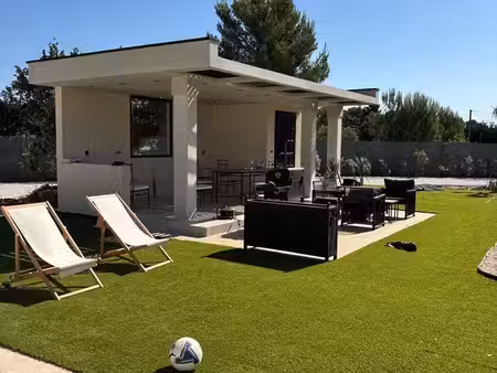 maison contemporaine 110 m² avec piscine – terrain 2 000 m² – les barnouins  les pennes-mi