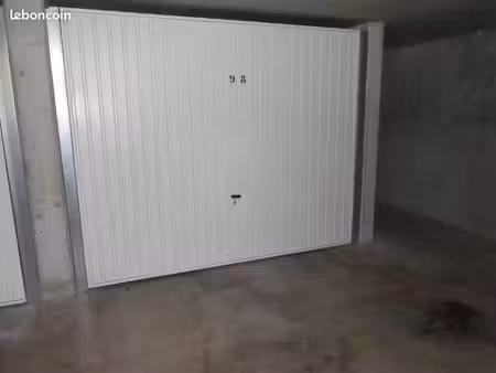 location garage lyon 8ème