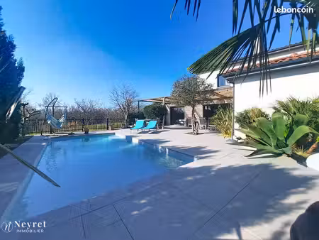 villa 6 pièces 156 m²