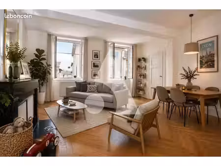 appartement 3 pièces 111 m²