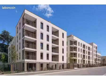 appartement type 3  entre la place du promenoir et le parc vermorel