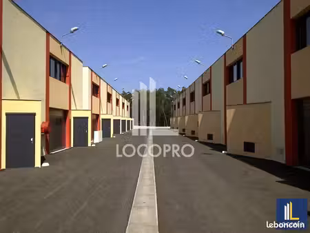 local d'activité 338 m²