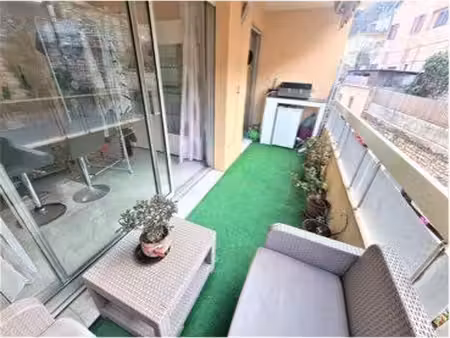 f2 48 5 m² + terrasse + cave – décote 20 % – 195 000