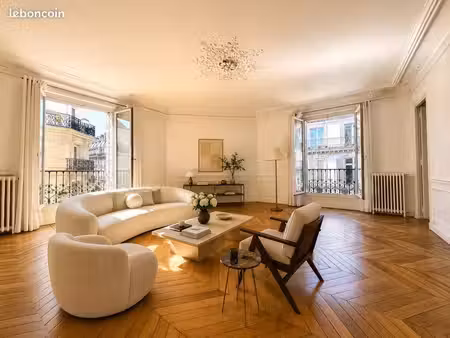 appartement d’angle proche parc monceau
