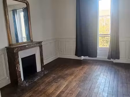 paris 13e – 3 pièces / 2 chambres – 55 m² – sans vis-à-vis – 1 800 cc