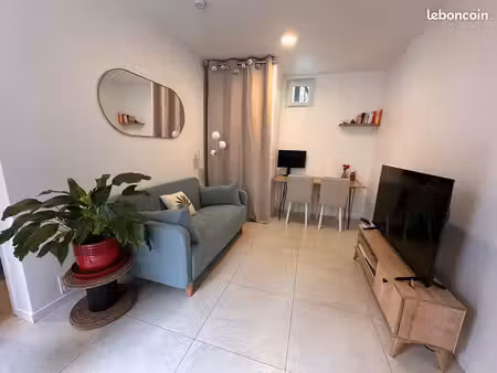 appartement - 2 pièces - 26 28m² - entièrement rénové - paris 14ème - quartier plaisance
