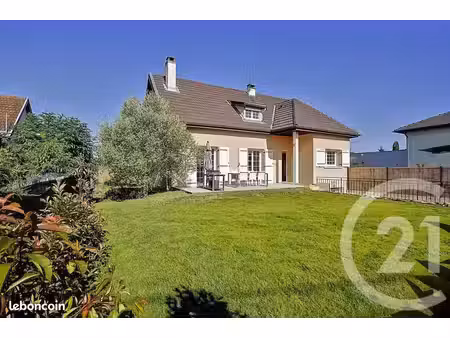maison 5 pièces 136 m²