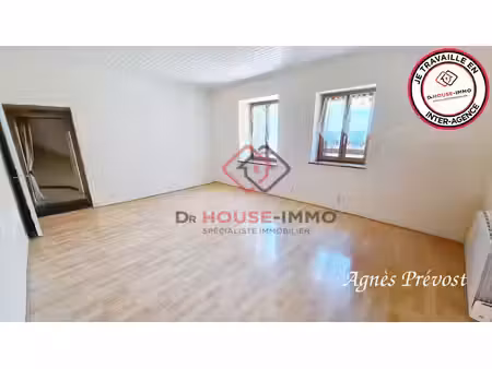 à vendre trévoux (01600) maison de ville avec garage  au calme  3 chambres