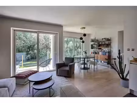 appartement lumineux avec 2 chambres