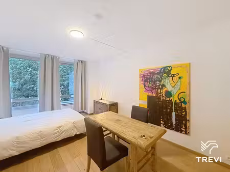 louise – studio meublé idéalement situé !