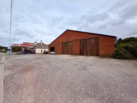 entrepôt de +/- 685 m²
