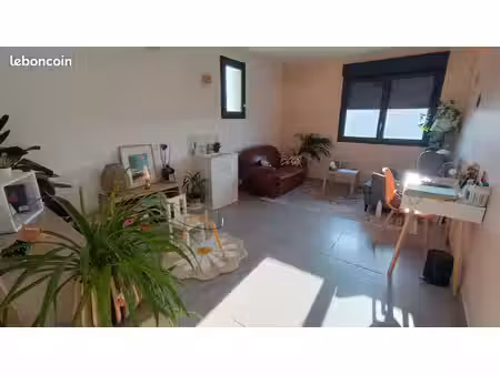 local professionnel pour professionnels de santé ou à vocation therapeutique