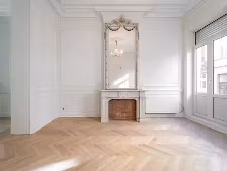 ixelles i place stéphanie