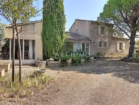 maison avec piscine au calme absolu