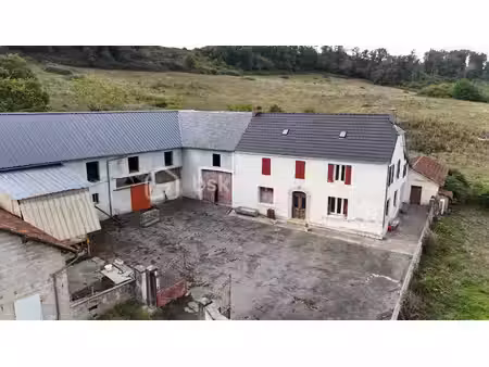 corps de ferme de 129 89 m² à montaner