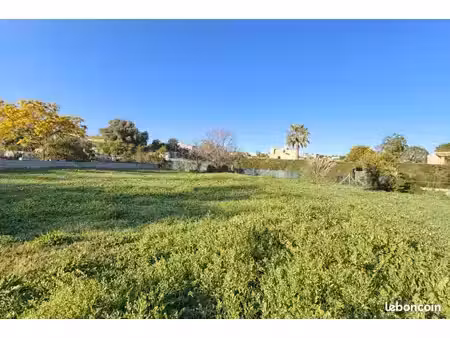 terrain à bâtir de 1100 m² à antibes (06)