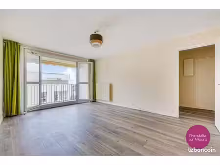 penthouse 3 pièces 74 m²