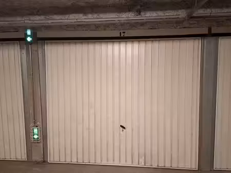 à louer – garage / box fermé – rdc -1