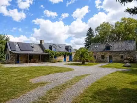 vente maison à guiscriff (56560) : à vendre / 243m² guiscriff