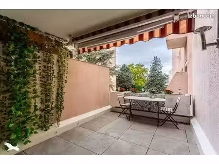 t3 de 58 m² avec terrasse et parking – décines-charpieu