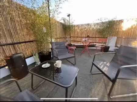immeuble au cœur de cannes avec une terrasse sur le toit