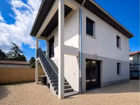 à louer appartement t2 40m2 avec stationnement