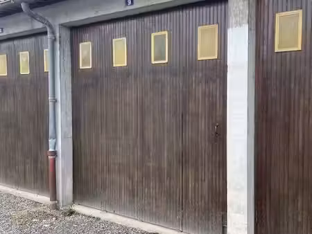 ensemble immobilier de garages entièrement loués; investissement locatif rentable