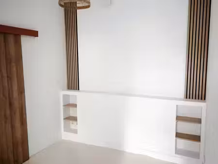 t2 endoume avec extérieur 21m2