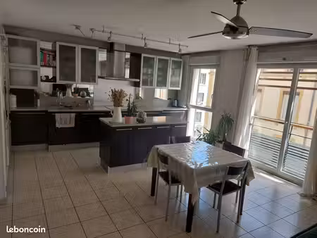 t3 meublé de 84 m² avec garage – villeurbanne (charpennes / république) / limite lyon 6 - 