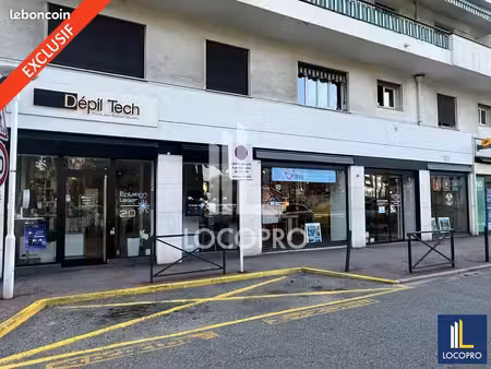 local commercial 151 m²