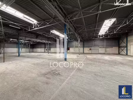 local d'activité 2 745 m²