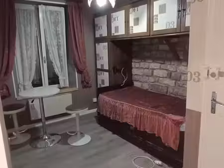 studio n° 9 meublé à luxeuil-les-bains