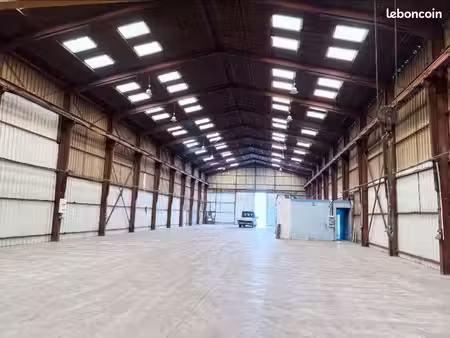 local 500m2 + 4 bureaux