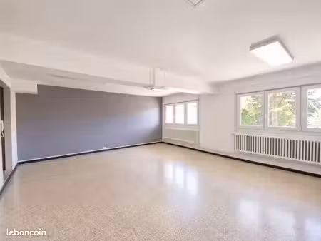 bureau 118 m²