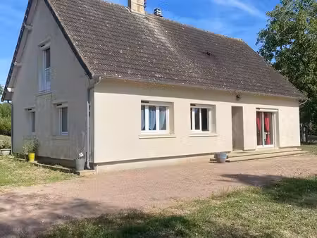 exclusif  ainay le chateau  maison avec garage double et jardin