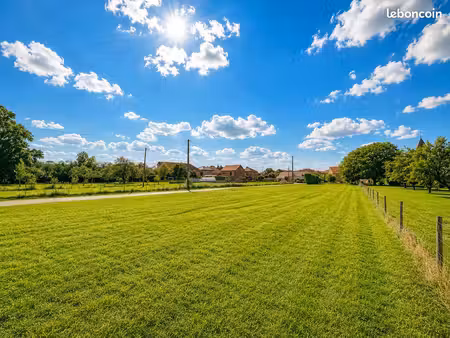 superbe terrain à bâtir de 1916 m² – viabilisé & libre de constructeur
