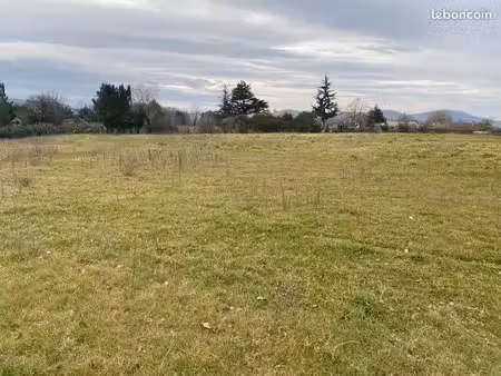 terrain 650 m² marges