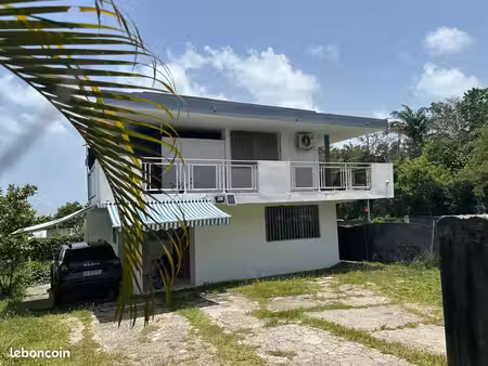 bas de villa  f4 de 85m2   avec jardin à destrellan /1320 cc