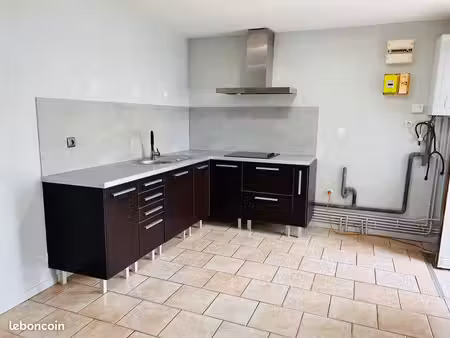 blagny appartement f3 au rez-de-chaussée