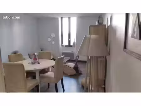 t2 meublé avec terrasse